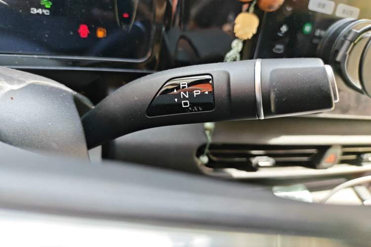 Used Haval Fierce Dragon 2023 1.5L 110KM Lingdong Edition Gear Lever