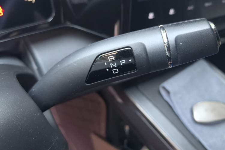 Used Haval Fierce Dragon 2023 1.5L 110KM Navigation Edition Gear Lever