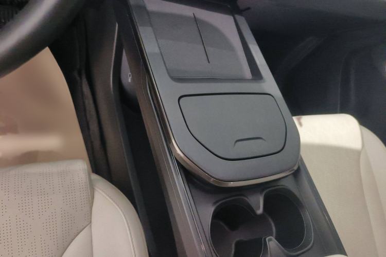Used Haval Fierce Dragon 2023 1.5L 110KM Navigation Edition Gear Lever