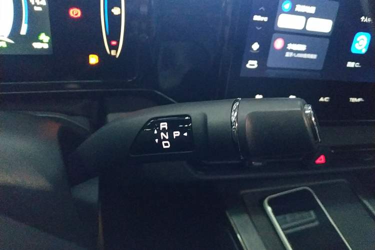 Used Haval Fierce Dragon 2023 1.5L 110KM Navigation Edition Gear Lever