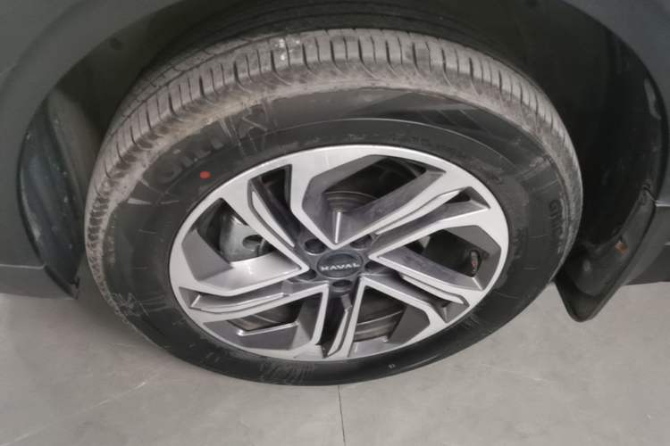 Used Haval Fierce Dragon 2023 1.5L 110KM Lingdong Edition Left Front Wheel Hub