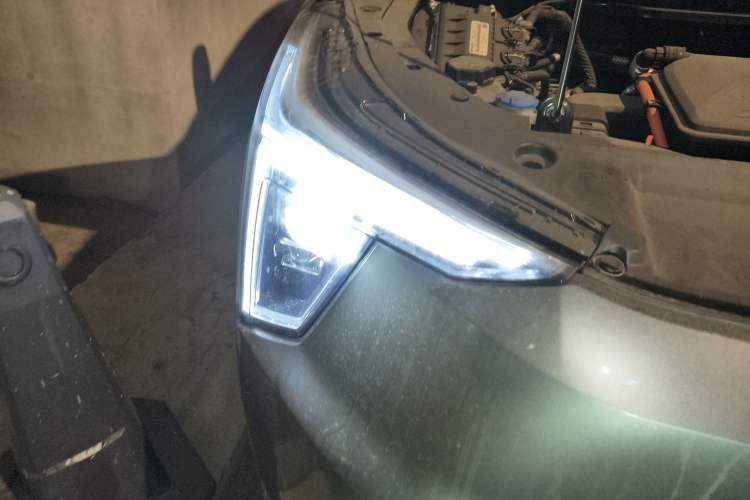 Used Haval Fierce Dragon 2023 1.5L 110KM Lingdong Edition Right Front Headlight