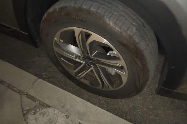 Used Haval Fierce Dragon 2023 1.5L 110KM Lingdong Edition Right Front Wheel Hub