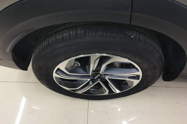 Used Haval Fierce Dragon 2023 1.5L 110KM Navigation Edition Right Rear Wheel Hub