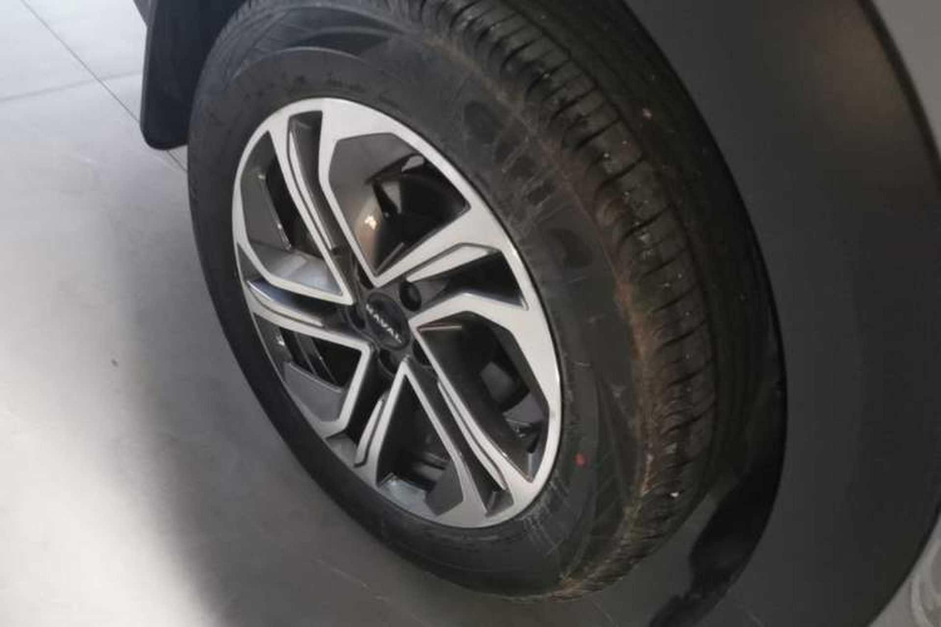 Used Haval Fierce Dragon 2023 1.5L 110KM Lingdong Edition Right Rear Wheel Hub