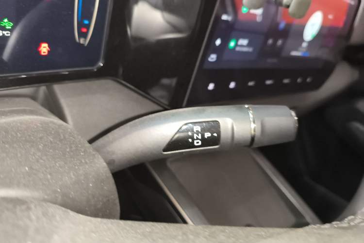 Used Haval Fierce Dragon 2023 1.5L 110KM Lingdong Edition Gear Lever