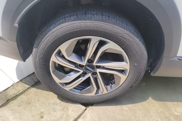 Used Haval Fierce Dragon 2023 1.5L 110KM Navigation Edition Right Rear Wheel Hub