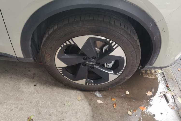 Used Haval Fierce Dragon Max 2025 Hi4 165 Ultra Smart Drive Edition Right Front Wheel Hub