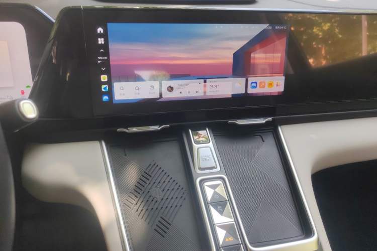 Used Haval Fierce Dragon Max 2023 1.5L Hi4 105 Four-Wheel Drive Smart Flagship Edition Audio And AC Panel