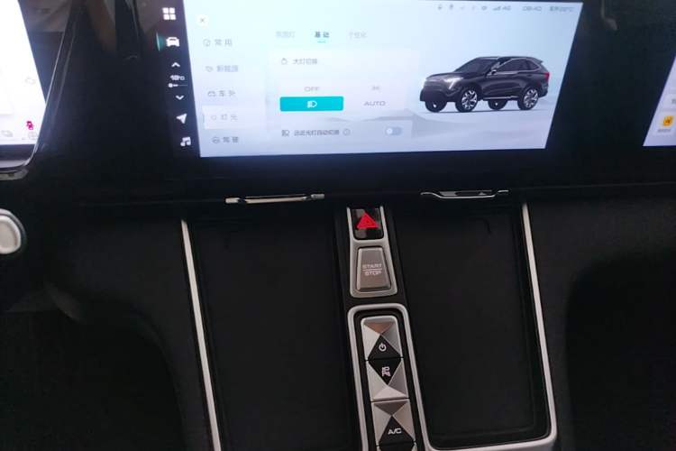 Used Haval Fierce Dragon Max 2023 1.5L Hi4 105 Four-Wheel Drive Navigation Edition Audio And AC Panel