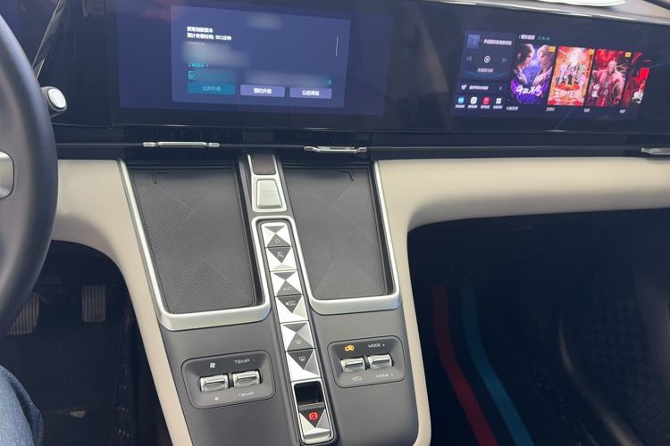 Used Haval Fierce Dragon Max 2023 1.5L Hi4 105 Four-Wheel Drive Navigation Edition Audio And AC Panel