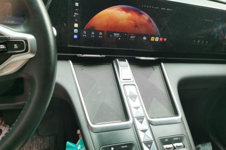 Used Haval Fierce Dragon Max 2023 1.5L Hi4 105 Four-Wheel Drive Navigation Edition Audio And AC Panel