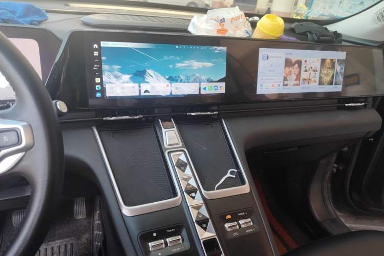Used Haval Fierce Dragon Max 2023 1.5L Hi4 105 Four-Wheel Drive Navigation Edition Audio And AC Panel