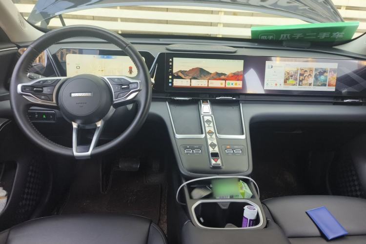 Used Haval Fierce Dragon Max 2023 1.5L Hi4 105 Four-Wheel Drive Navigation Edition Center Console