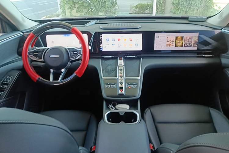 Used Haval Fierce Dragon Max 2023 1.5L Hi4 105 Four-Wheel Drive Smart Flagship Edition Center Console