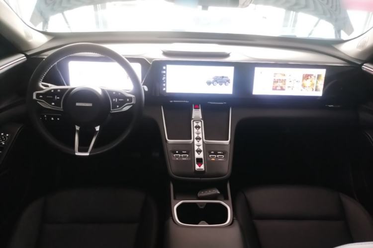 Used Haval Fierce Dragon Max 2023 1.5L Hi4 105 Four-Wheel Drive Navigation Edition Center Console