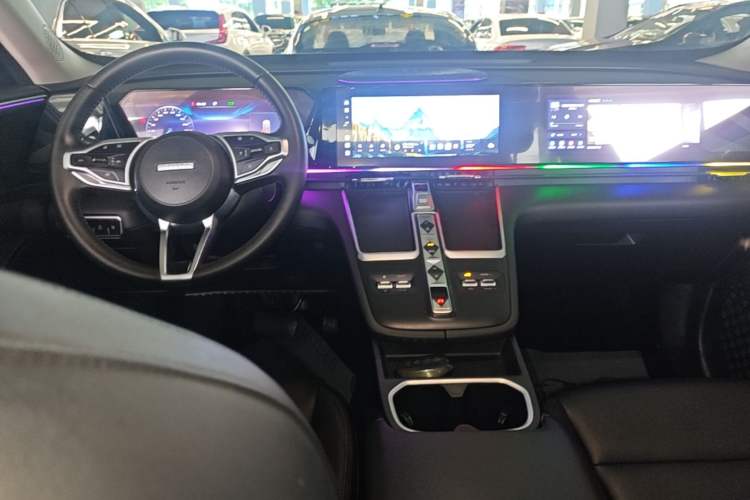 Used Haval Fierce Dragon Max 2023 1.5L Hi4 105 Four-Wheel Drive Navigation Edition Center Console