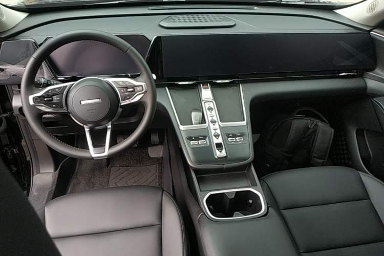 Used Haval Fierce Dragon Max 2023 1.5L Hi4 105 Four-Wheel Drive Navigation Edition Center Console