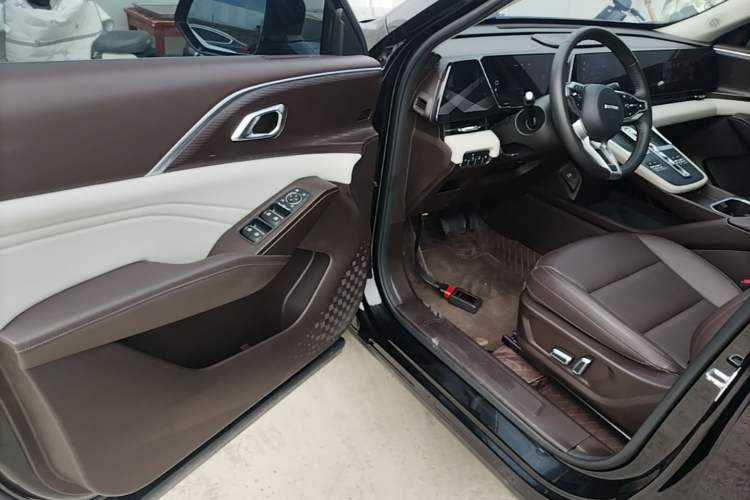 Used Haval Fierce Dragon Max 2023 1.5L Hi4 105 Four-Wheel Drive Navigation Edition Driver Seat