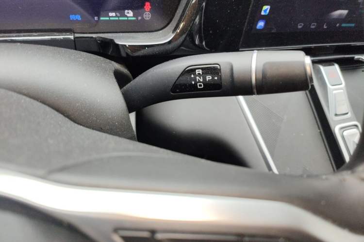 Used Haval Fierce Dragon Max 2023 1.5L Hi4 105 Four-Wheel Drive Navigation Edition Gear Lever