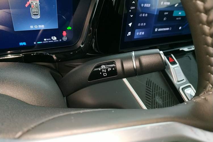 Used Haval Fierce Dragon Max 2023 1.5L Hi4 105 Four-Wheel Drive Smart Flagship Edition Gear Lever