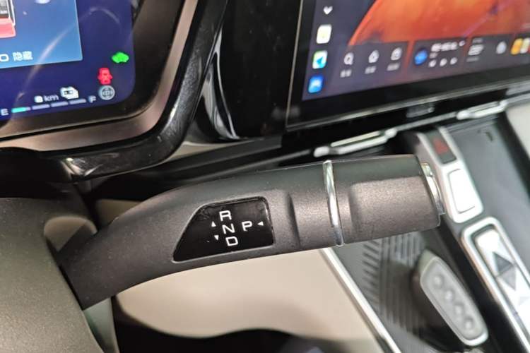 Used Haval Fierce Dragon Max 2023 1.5L Hi4 105 Four-Wheel Drive Smart Flagship Edition Gear Lever