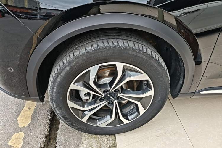 Used Haval Fierce Dragon Max 2023 1.5L Hi4 105 Four-Wheel Drive Smart Flagship Edition Left Front Wheel Hub