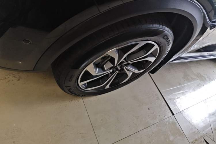 Used Haval Fierce Dragon Max 2023 1.5L Hi4 105 Four-Wheel Drive Smart Flagship Edition Left Front Wheel Hub