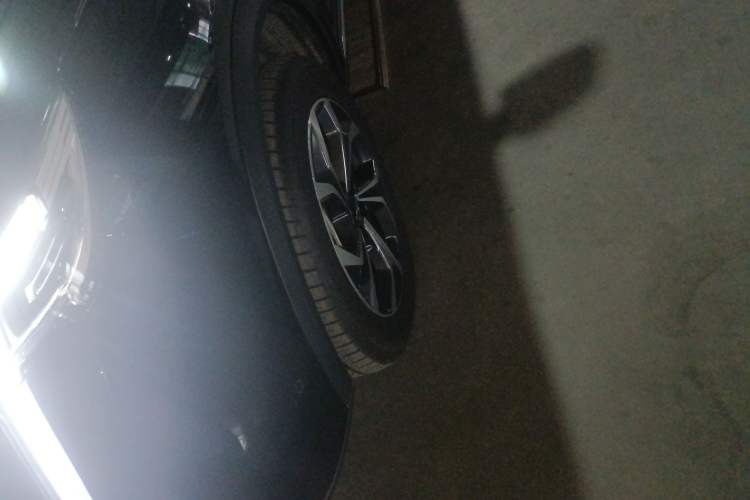 Used Haval Fierce Dragon Max 2023 1.5L Hi4 105 Four-Wheel Drive Smart Flagship Edition Left Front Wheel Hub