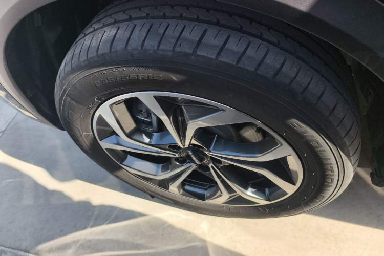 Used Haval Fierce Dragon Max 2023 1.5L Hi4 105 Four-Wheel Drive Navigation Edition Left Front Wheel Hub