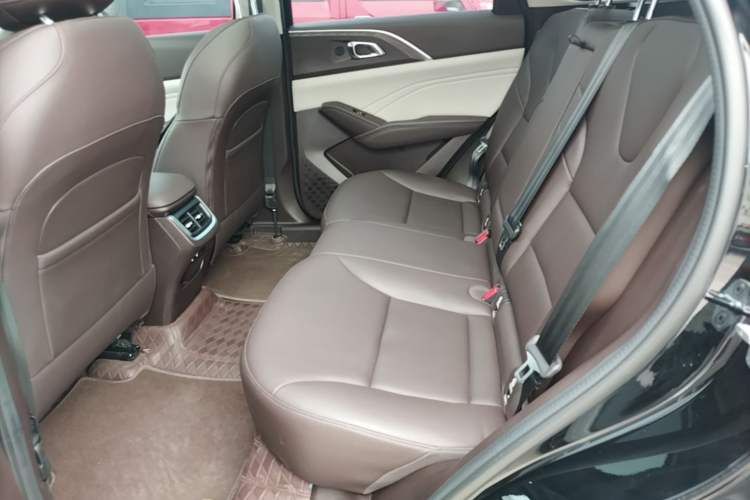 Used Haval Fierce Dragon Max 2023 1.5L Hi4 105 Four-Wheel Drive Navigation Edition Left Rear Seat
