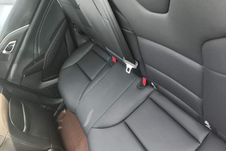 Used Haval Fierce Dragon Max 2023 1.5L Hi4 105 Four-Wheel Drive Navigation Edition Left Rear Seat