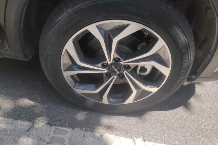 Used Haval Fierce Dragon Max 2023 1.5L Hi4 105 Four-Wheel Drive Smart Flagship Edition Right Front Wheel Hub