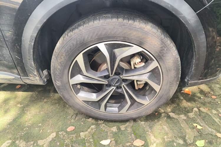 Used Haval Fierce Dragon Max 2023 1.5L Hi4 105 Four-Wheel Drive Navigation Edition Right Front Wheel Hub