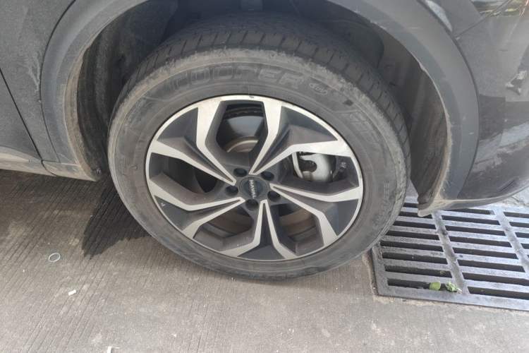 Used Haval Fierce Dragon Max 2023 1.5L Hi4 105 Four-Wheel Drive Navigation Edition Right Front Wheel Hub