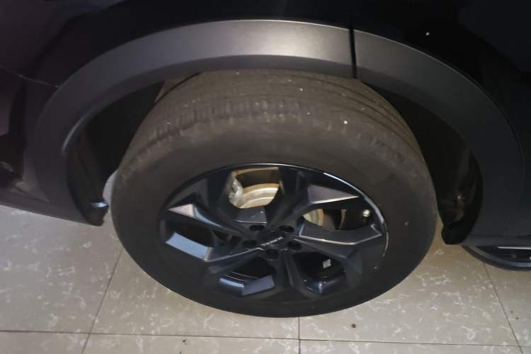 Used Haval Fierce Dragon Max 2023 1.5L Hi4 105 Four-Wheel Drive Smart Flagship Edition Right Rear Wheel Hub