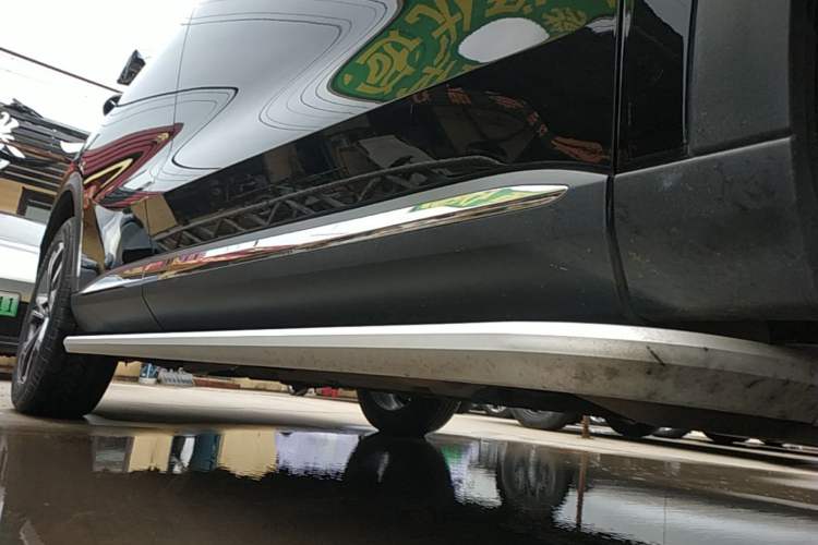 Used Haval Fierce Dragon Max 2023 1.5L Hi4 105 Four-Wheel Drive Navigation Edition Right Side Sill