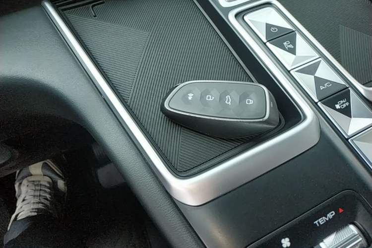 Used Haval Fierce Dragon Max 2023 1.5L Hi4 105 Four-Wheel Drive Navigation Edition Vehicle Key