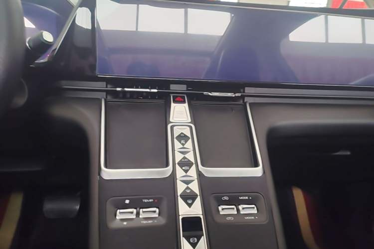 Used Haval Fierce Dragon Max 2023 1.5L Hi4 105 Four-Wheel Drive Navigation Edition Audio And AC Panel