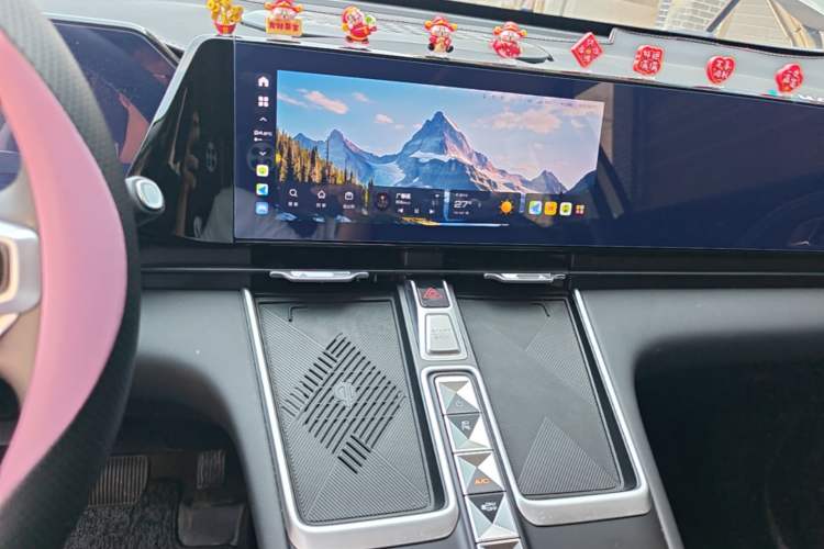 Used Haval Fierce Dragon Max 2023 1.5L Hi4 105 Four-Wheel Drive Smart Flagship Edition Audio And AC Panel