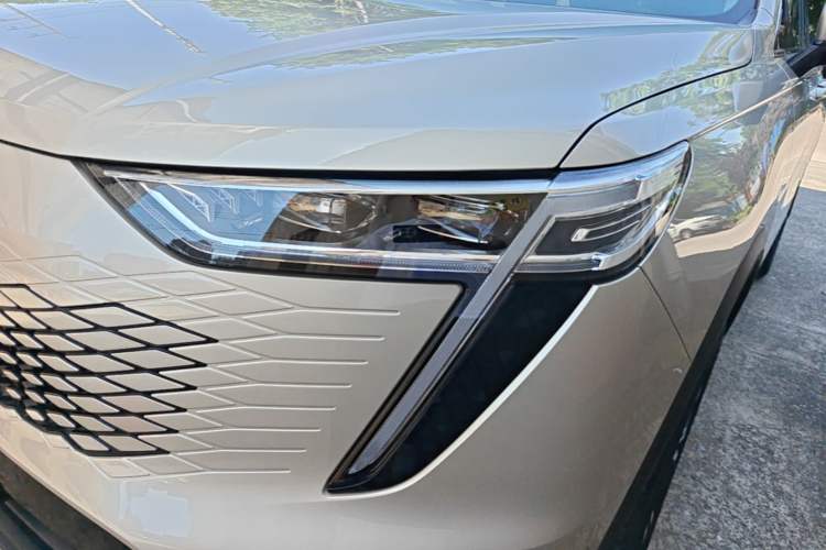 Used Haval Fierce Dragon Max 2023 1.5L Hi4 105 Four-Wheel Drive Smart Flagship Edition Left Front Headlight
