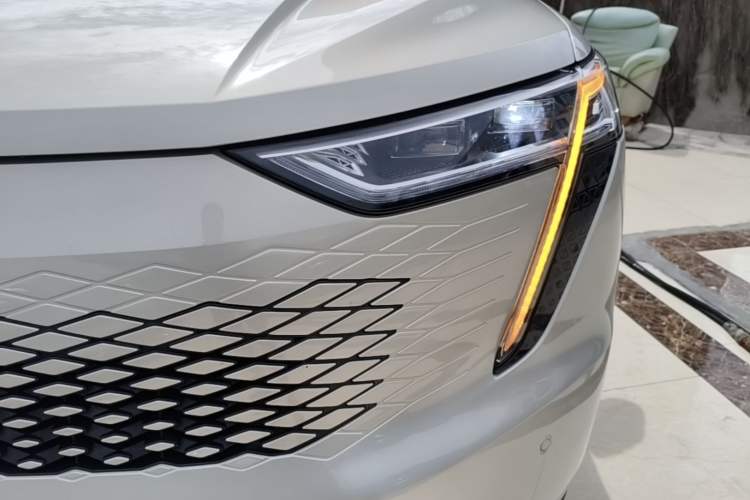 Used Haval Fierce Dragon Max 2023 1.5L Hi4 105 Four-Wheel Drive Smart Flagship Edition Left Front Headlight