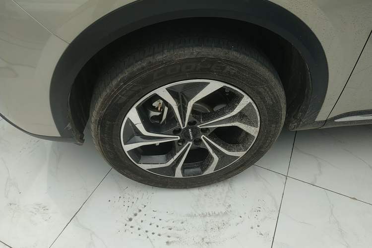 Used Haval Fierce Dragon Max 2023 1.5L Hi4 105 Four-Wheel Drive Elite Edition Left Front Wheel Hub