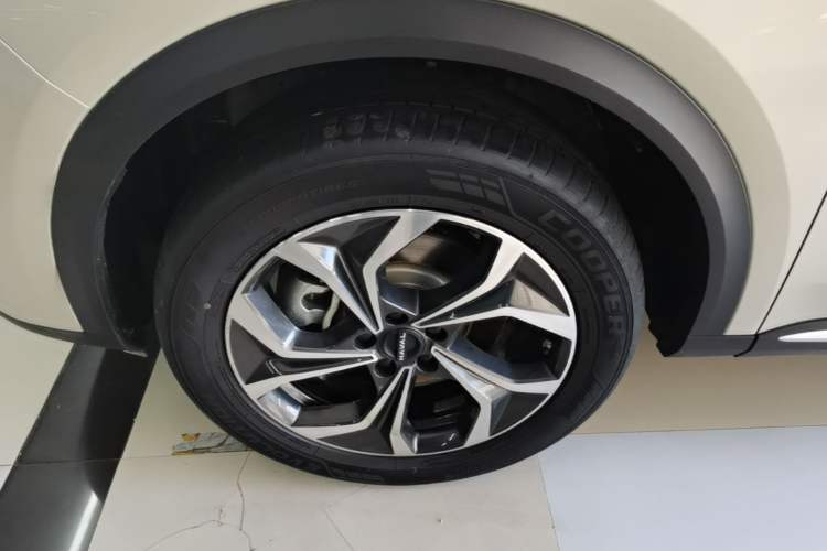 Used Haval Fierce Dragon Max 2023 1.5L Hi4 105 Four-Wheel Drive Navigation Edition Left Front Wheel Hub