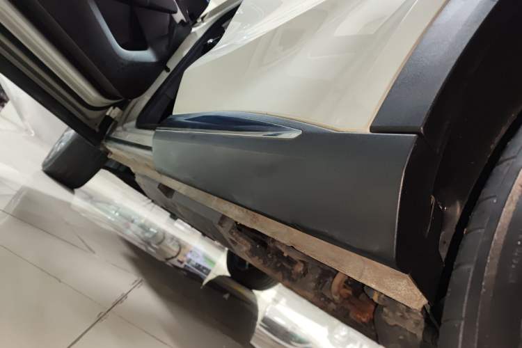 Used Haval Fierce Dragon Max 2023 1.5L Hi4 105 Four-Wheel Drive Navigation Edition Left Side Sill