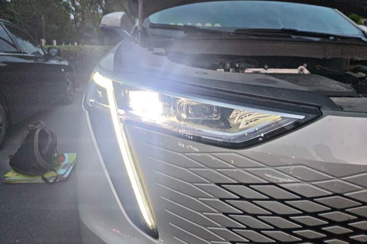 Used Haval Fierce Dragon Max 2023 1.5L Hi4 105 Four-Wheel Drive Navigation Edition Right Front Headlight