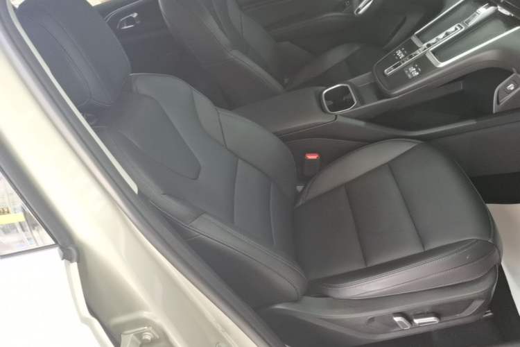 Used Haval Fierce Dragon Max 2023 1.5L Hi4 105 Four-Wheel Drive Navigation Edition Right Front Seat