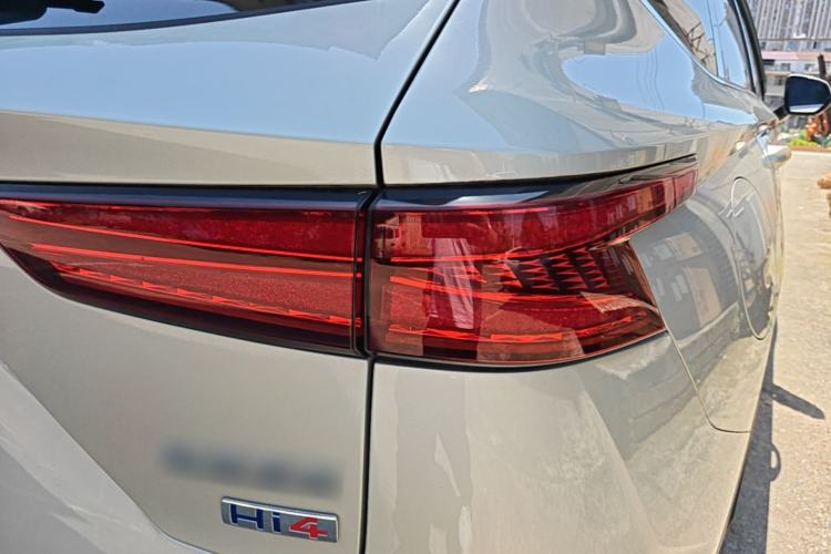 Used Haval Fierce Dragon Max 2023 1.5L Hi4 105 Four-Wheel Drive Smart Flagship Edition Right Rear Taillight