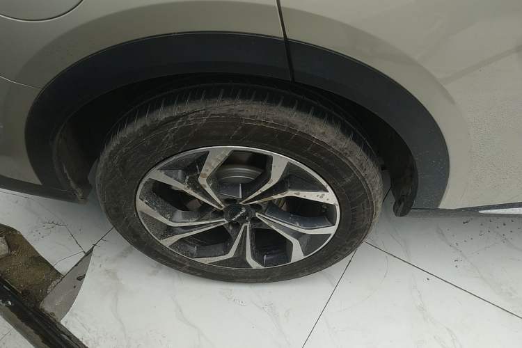 Used Haval Fierce Dragon Max 2023 1.5L Hi4 105 Four-Wheel Drive Elite Edition Right Rear Wheel Hub