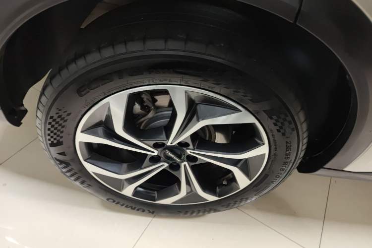 Used Haval Fierce Dragon Max 2023 1.5L Hi4 105 Four-Wheel Drive Navigation Edition Right Rear Wheel Hub